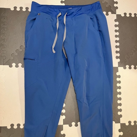 Women's Figs Joggers - Picture 4 of 7